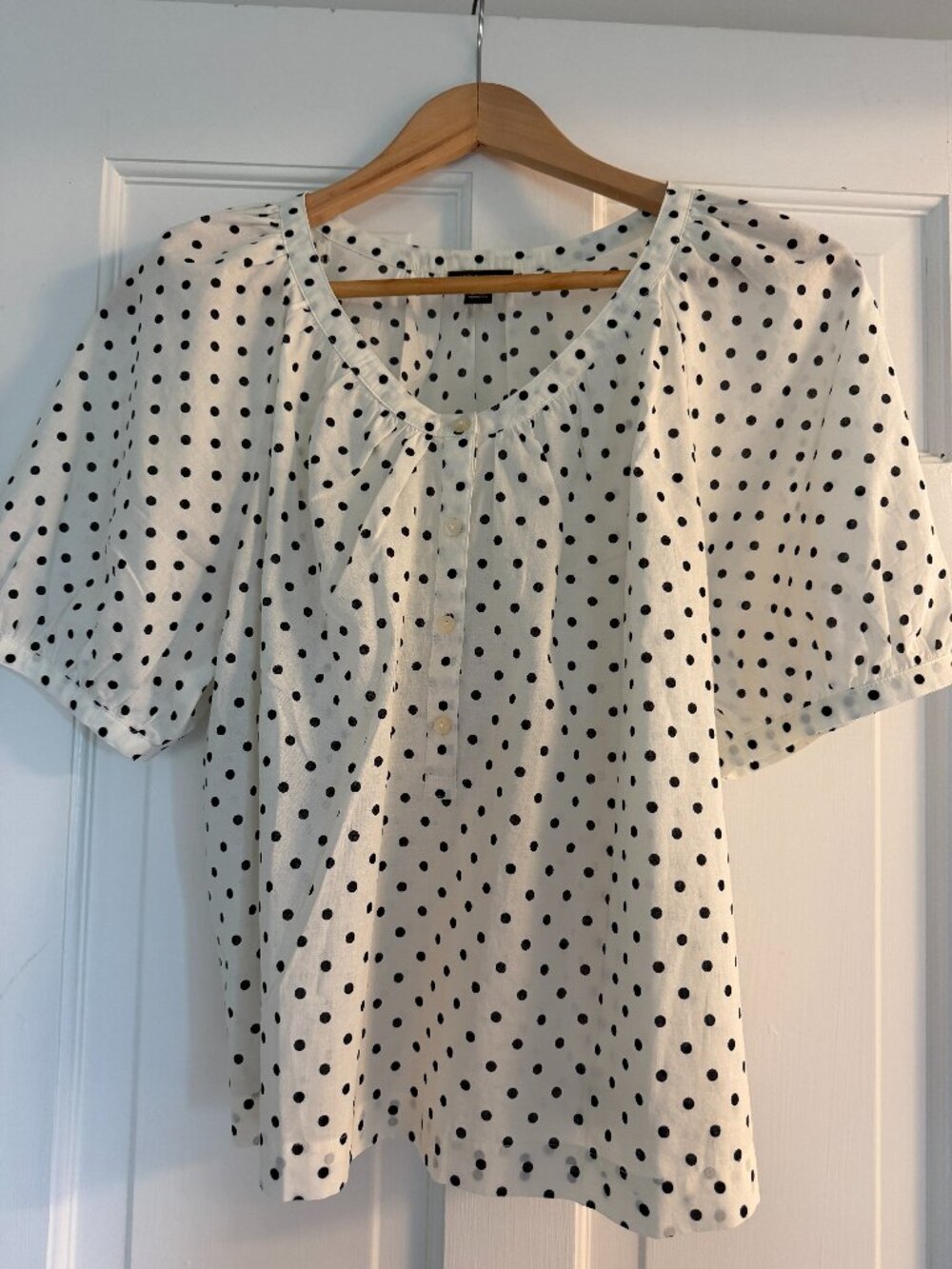 Ann Taylor Factory blouse, Size M, Never Worn